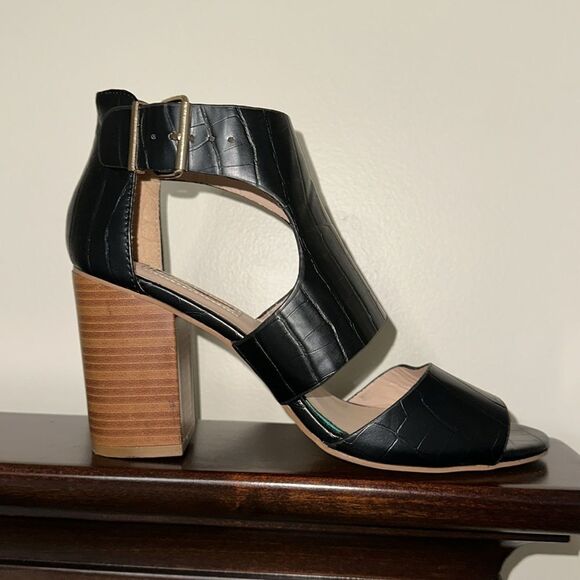 PRIMARK Black Pebbled Leather Gold Tone Buckle Brown Stacked Block Heel Sandals - Picture 5 of 12